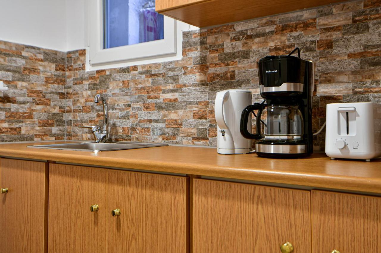 Thiras Lovely Apartment By Zain Athena Bagian luar foto